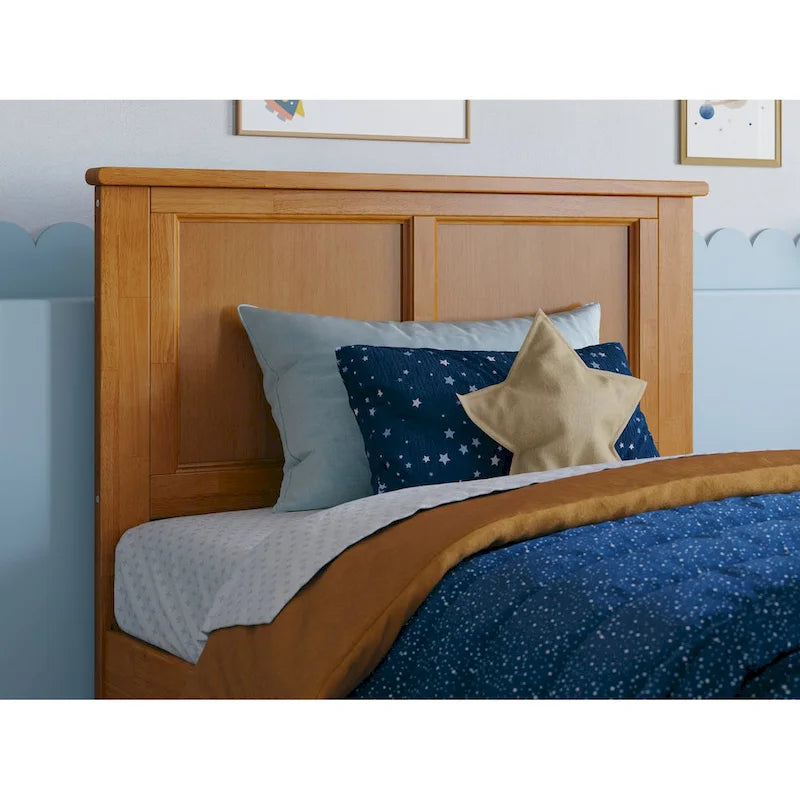 Lit plateforme avec pied de lit assorti et lit gigogne double